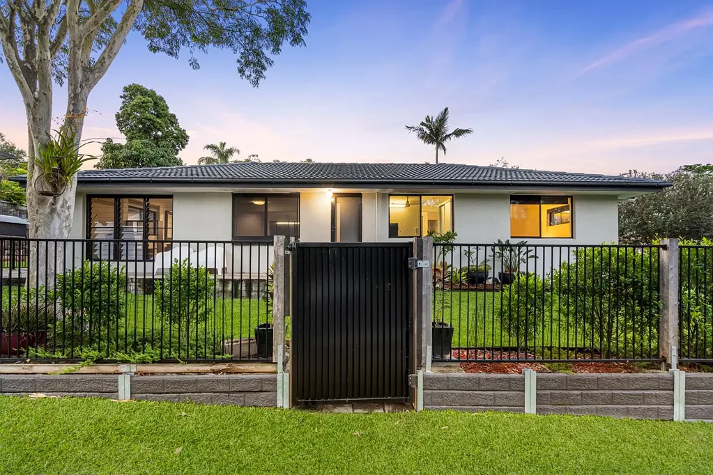 Ferny Grove 3Kwarto Stylish, Secure & Upgraded Lowset Home