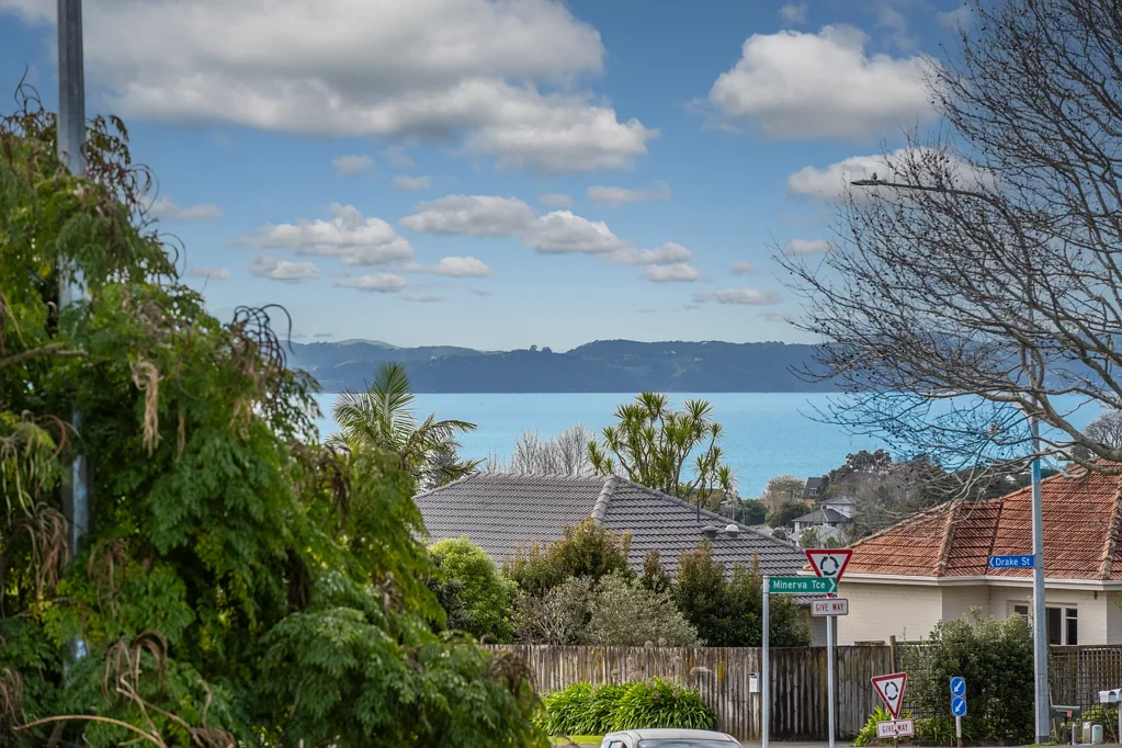 Howick 4 Bedroom Fresh, Stylish & Ready to Welcome You Home