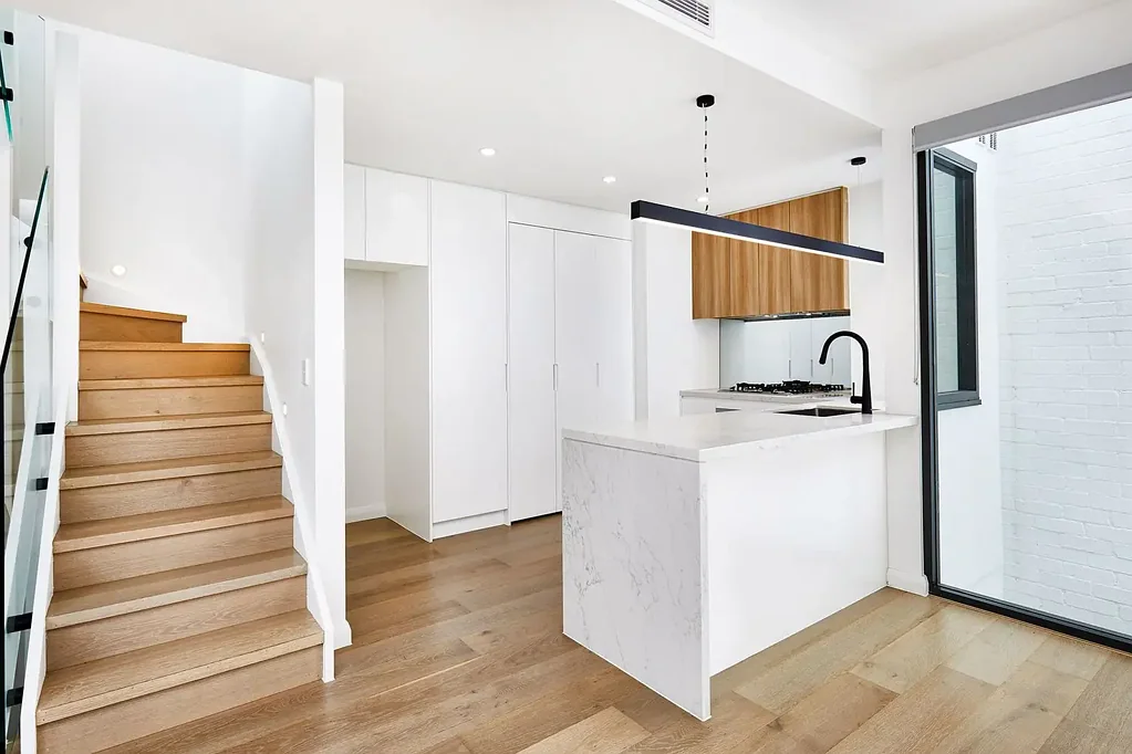 Modern Townhouse in Boutique Development