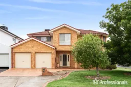 2 Streeton Court, Taylors Lakes