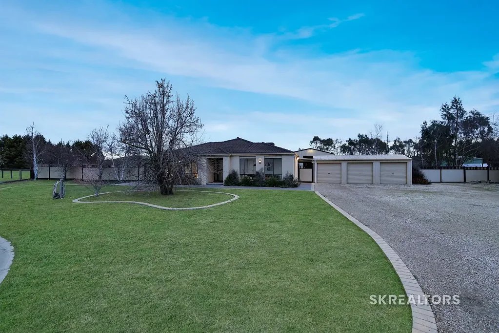 Kilmore 5Kwarto LUXURY, LIFESTYLE & A PROFESSIONAL WORKSHOP - ALL ON NEARLY 1 ACRE!