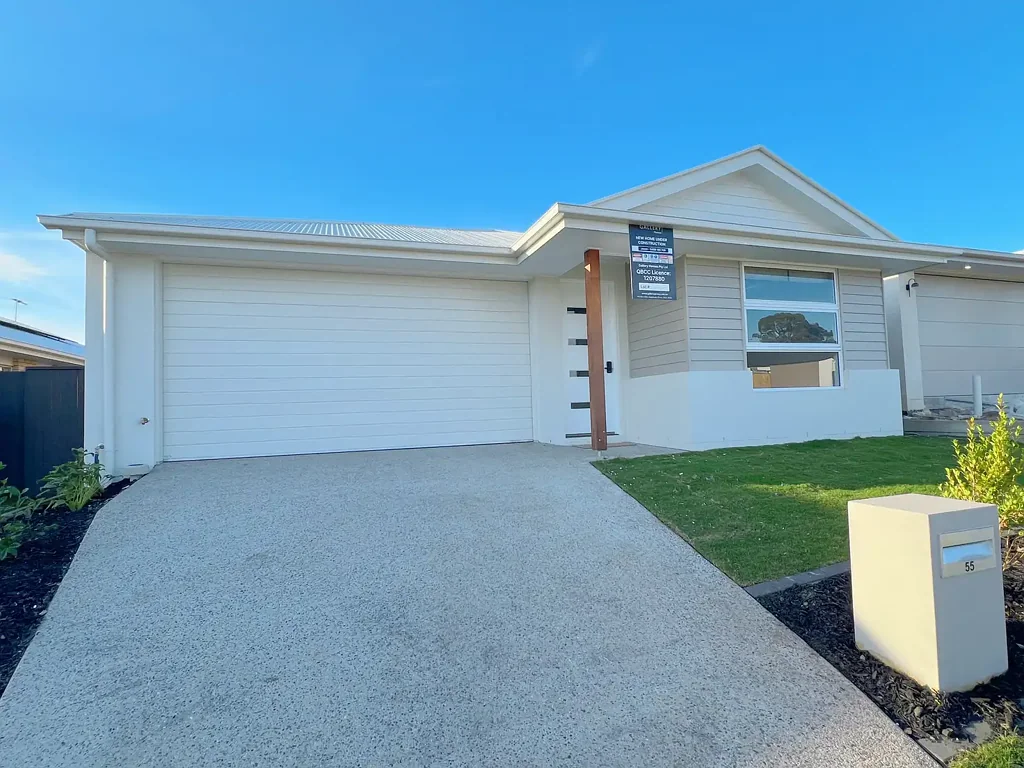 Brand New Modern 4-Bedroom Family Home in Park Ridge