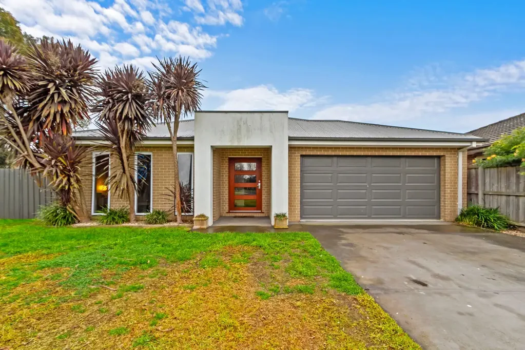 Sale 3房  Ideal investment with secure lease in place