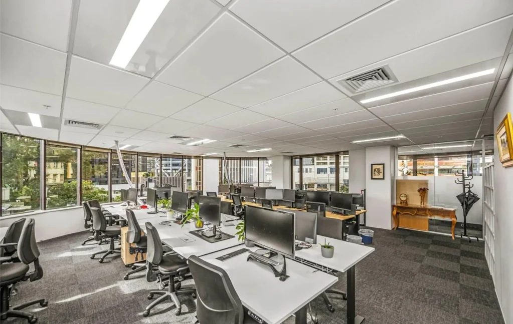 Auckland Central CBRE - Bright, Functional Workspace
