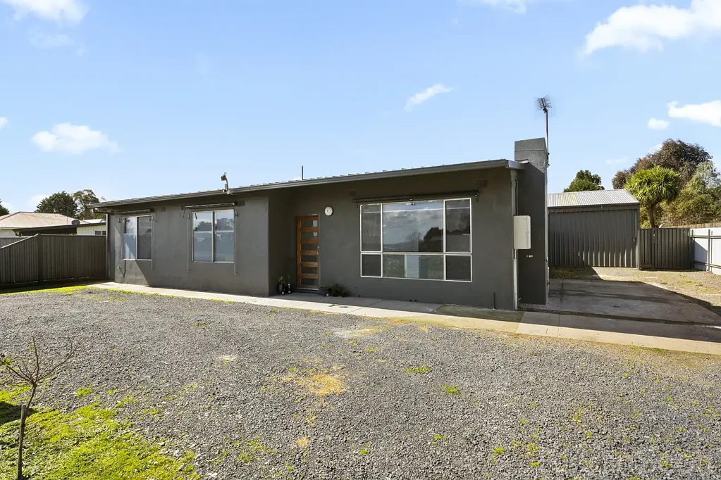 Miners Rest 3房  Investor’s Dream in Miners Rest – Leased Home with Great Shedding