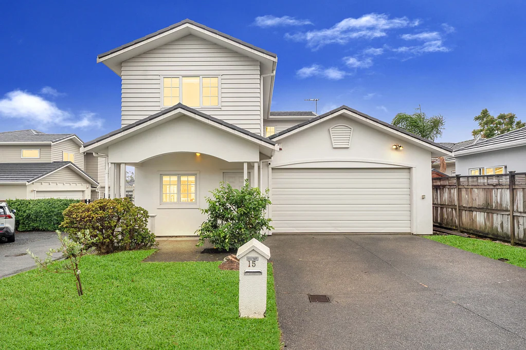 15 Mulvaney Crescent, Henderson, Waitakere City, Auckland