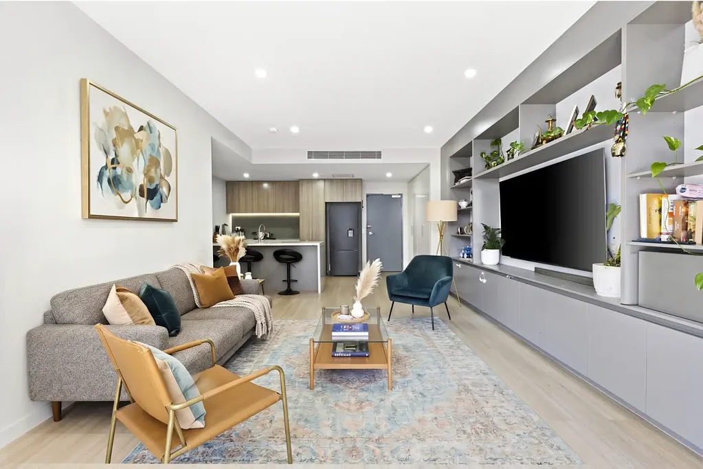 Schofields 2 Bedroom Modern and Very well maintained Apartment in the Heart of Schofields - Walking distance to Schofields Train Station & Shops!