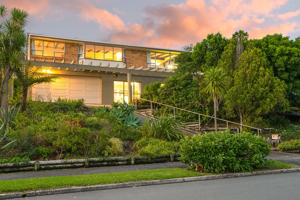 33 Chelsea View Drive, Chatswood, North Shore City, Auckland