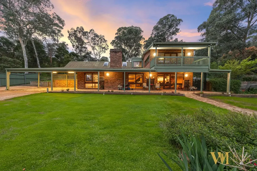 40 & 40A Haleys Gully Road, Hurstbridge, VIC 3099