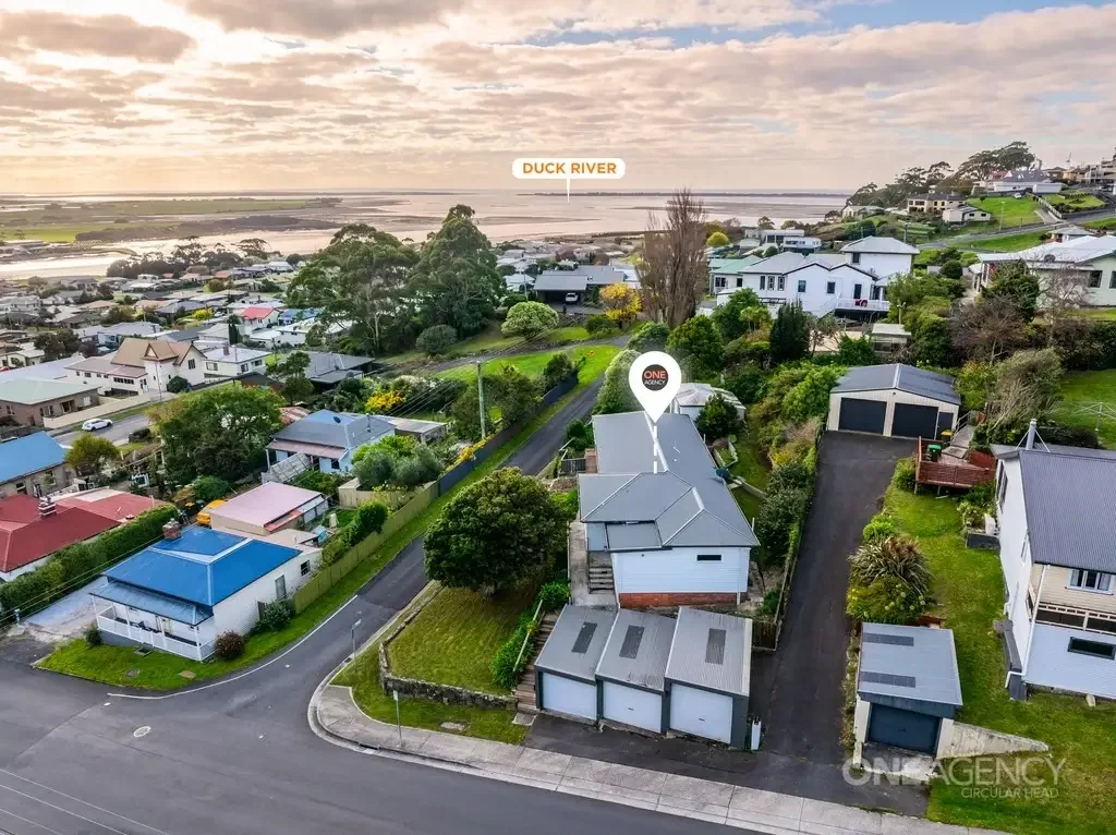 Smithton 4Moenga Elevated Living with Stunning Views in a Central Location