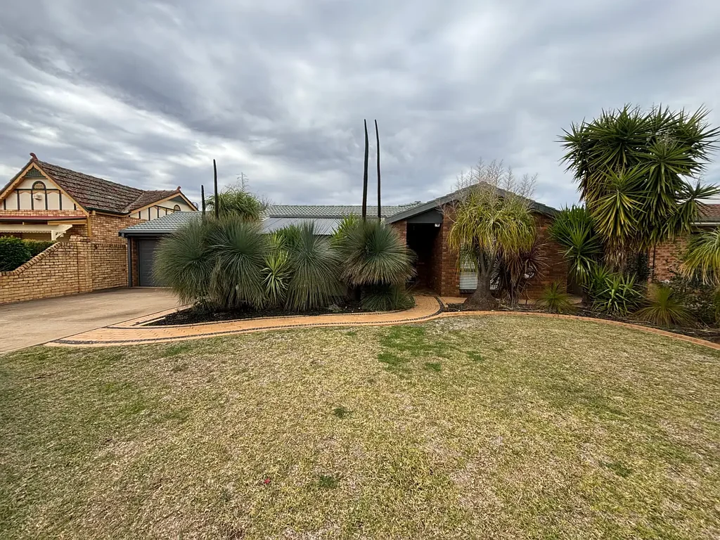 7 Clifton Boulevard, Griffith, NSW 2680