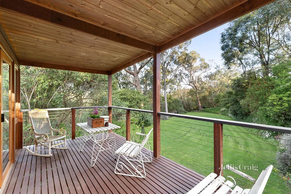 11 Bradleys Lane, North Warrandyte, VIC 3113