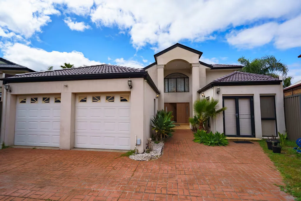 Serene 5-Bedroom Lakeside Home