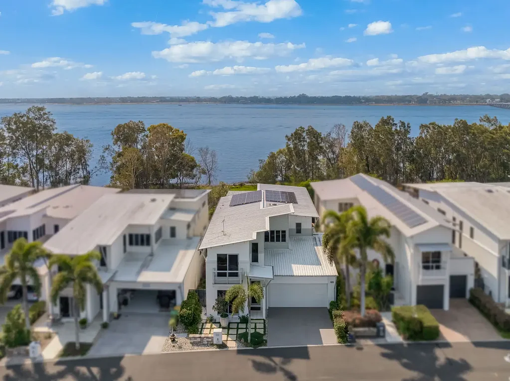 Sandstone Point 4 Bedroom THIS IS THE STUFF THAT DREAMS ARE MADE OF