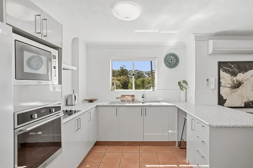 Tugun 2房  Ocean views and large open plan living!