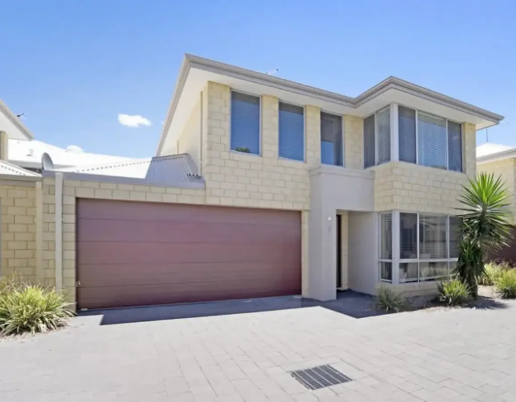 Spacious  3-Bedroom, 2-Bathroom Townhouse in a Quiet Cul-de-Sac