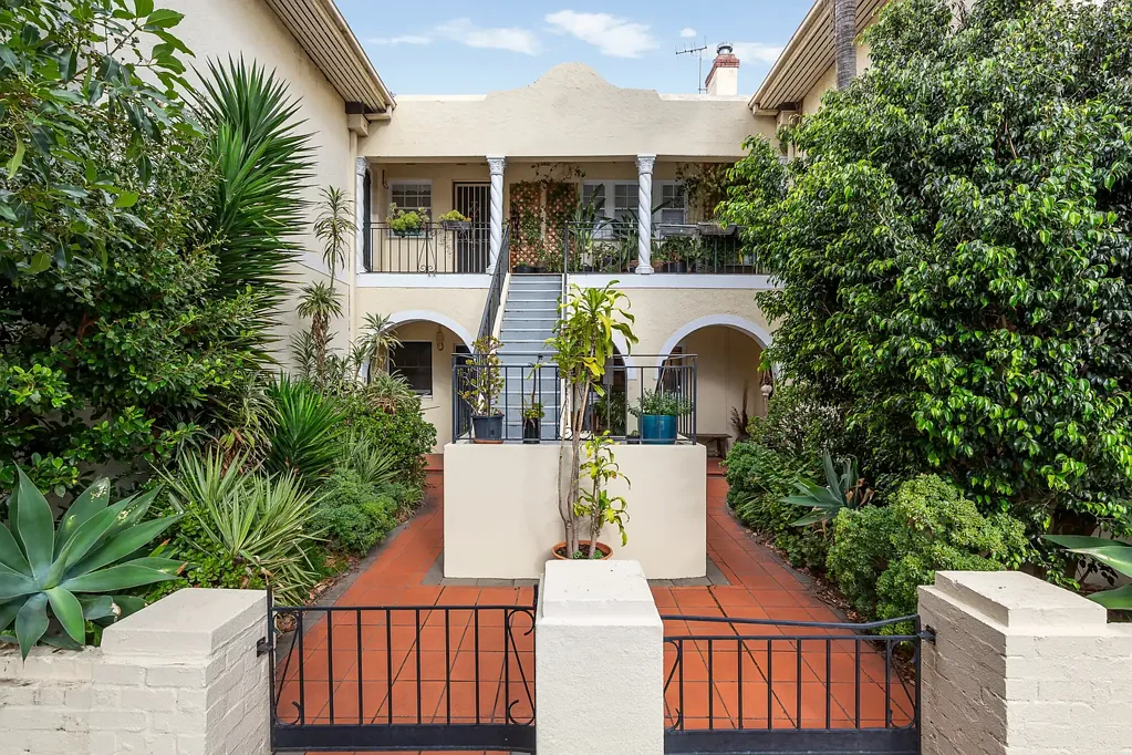 2/1 Milton Street, Elwood, VIC 3184