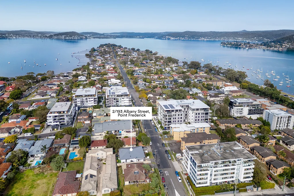 2/193 Albany Street, Point Frederick, NSW 2250