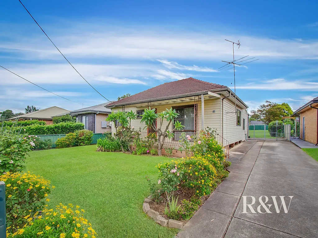 Rooty Hill 4部屋 Over 1100sqm & 400m from Train Station!