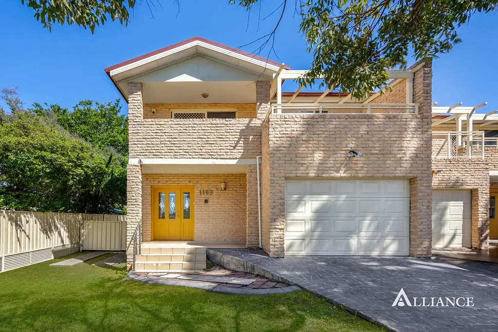4-Bedroom Family Home with Study/Office Room With Separate Access