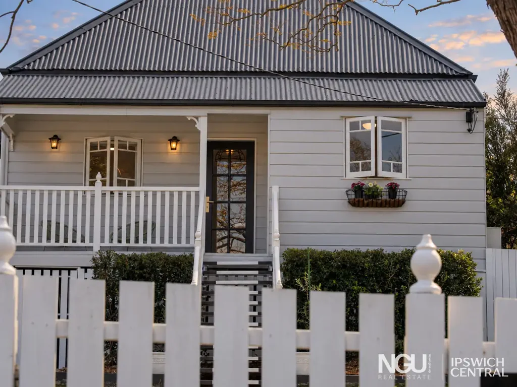 North Ipswich 3 Bedroom TIMELESS CHARACTER, MODERN LIVING & 1,013M2 OF BACKYARD BUILT TO ENTERTAIN IN!
