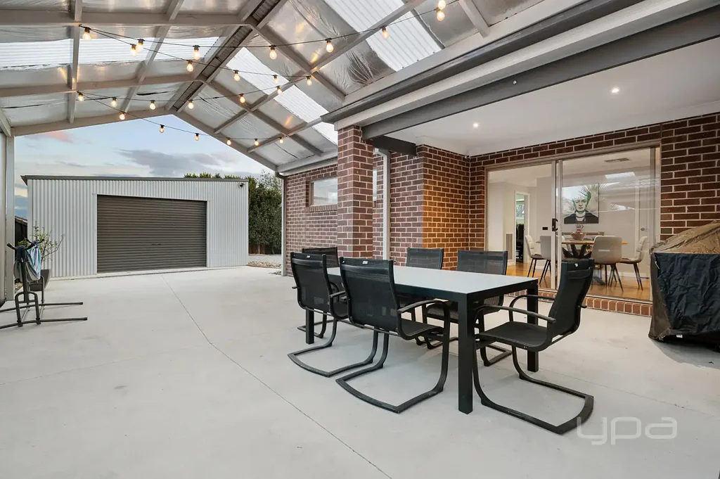 Harkness 3房 Arnolds Creek Estate 610㎡宽地块 公园学校环绕 现代风格设计 户外娱乐空间 超大车库棚屋 低维护花园 ENTERTAINERS DELIGHT WITH A HUGE SHED!