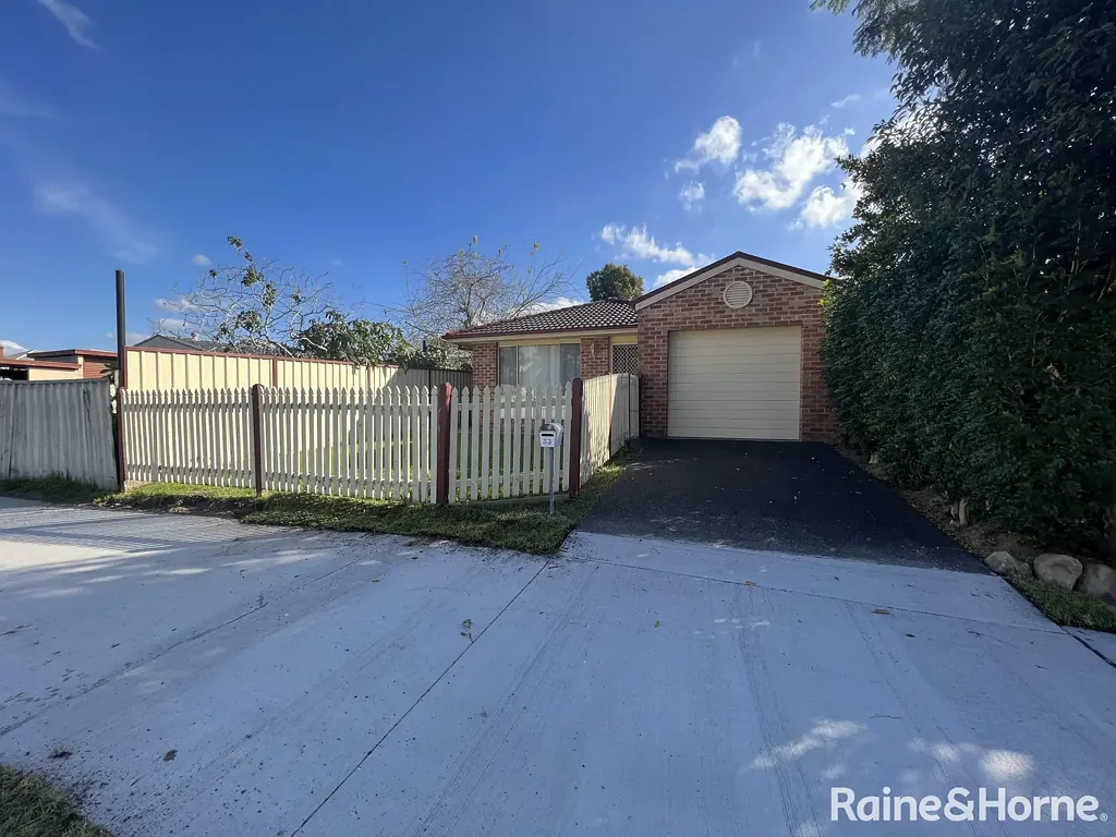 2 Bedroom Low Maintenance Home - Water Included