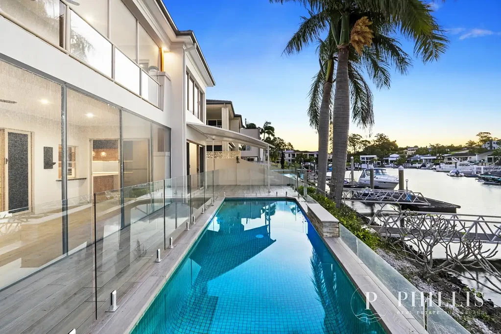 Hope Island 5ਬੈੱਡਰੂਮ North-Facing Luxury home with Bridge-Free Boating Access