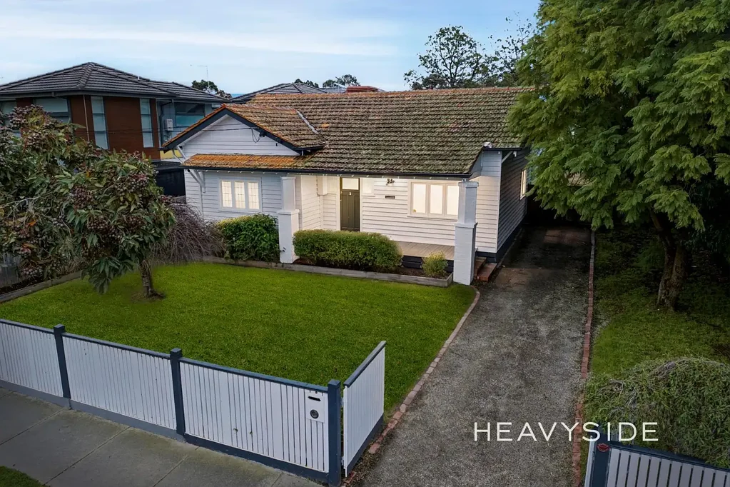 Burwood 4 Slaapkamer Period Character, Generous Proportions & Room to Grow
