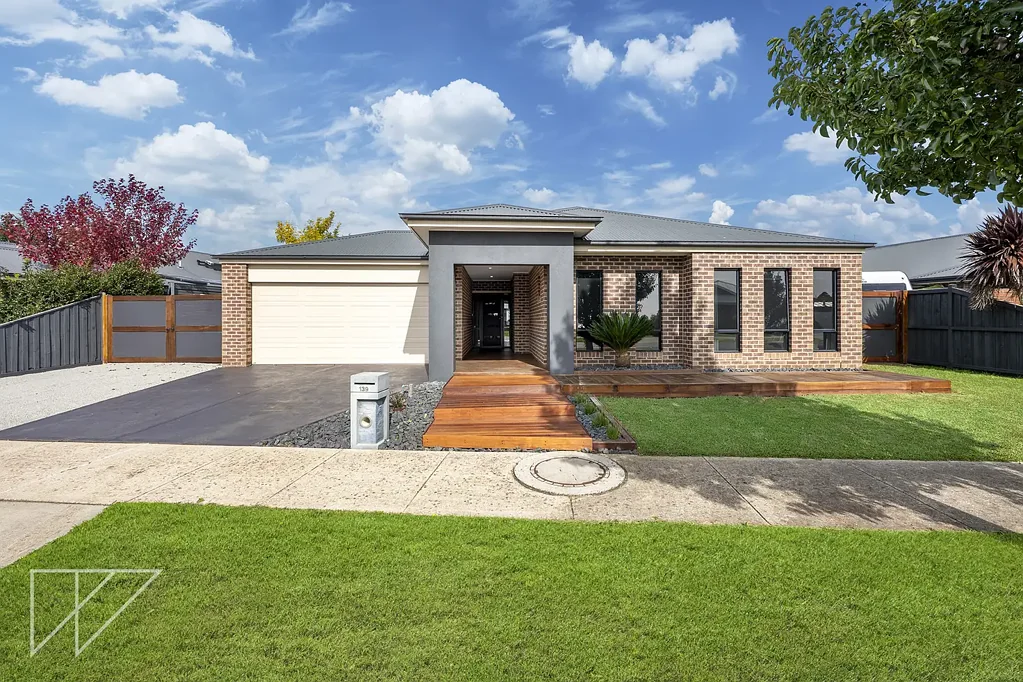Warragul 4 Bedroom A Statement in Space and Entertaining Excellence