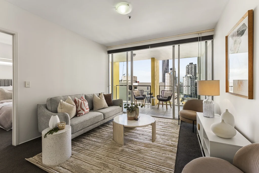 Spring Hill 2બેડરૂમ VACANT READY TO GO! Superb Inner-City Living on the Top Floor!