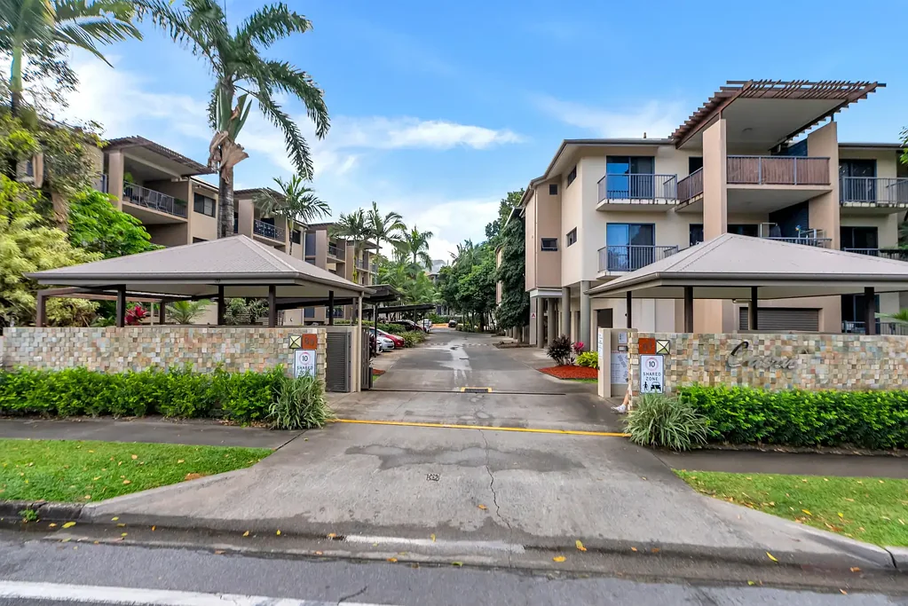 Resort Style Complex Only Moments to Stockland Cairns Shopping Centre and CBD