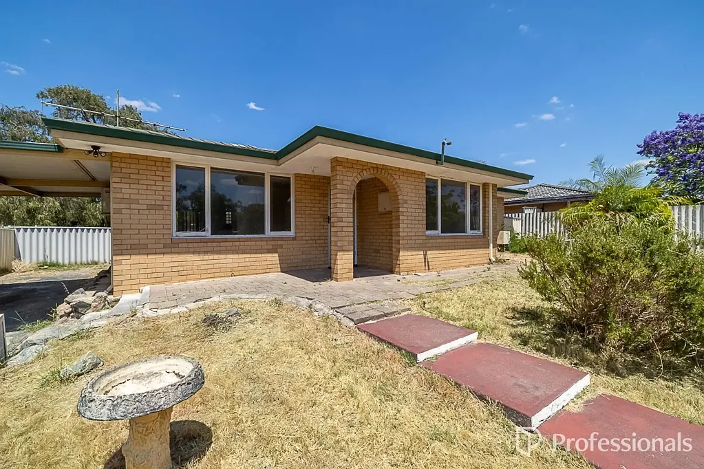 Gosnells 4房  4 Bedroom - R30 Zoning - retain and build potential