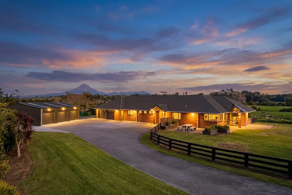 Lepperton Stylish rural sanctuary with stunning views