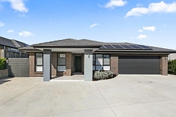 8 Treadwell Street, Thornton