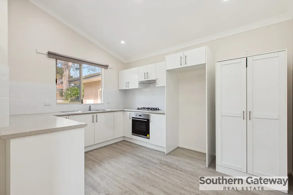 SELF CONTAINED 1 BEDROOM 1 BATHROOM