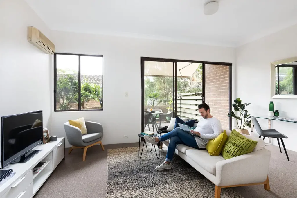 Garden townhouse with bushland outlook