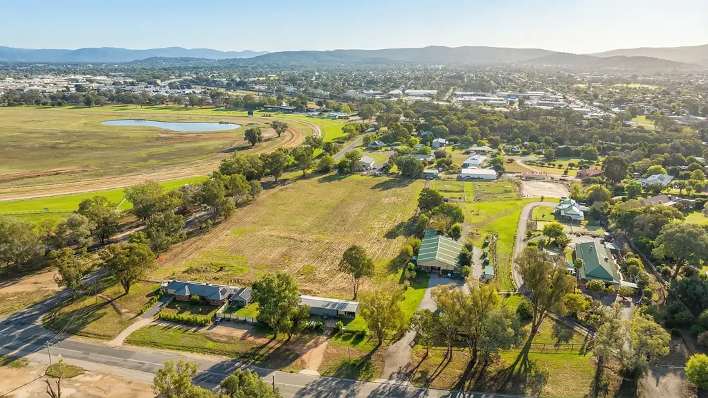 North Albury Country Feel with Racecourse Views