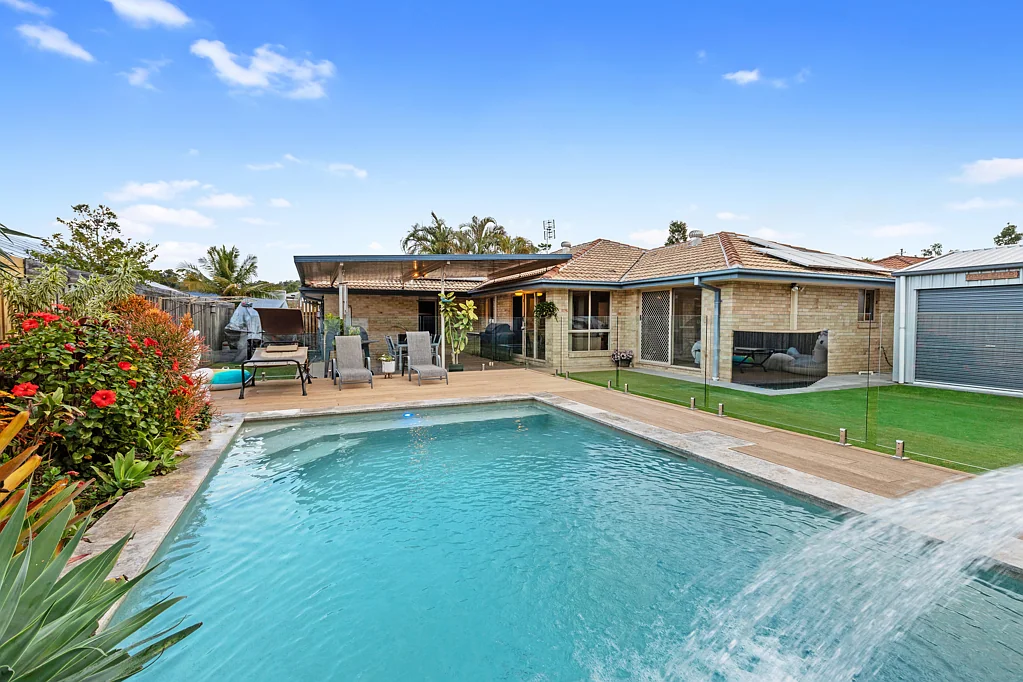 12 Barrs Avenue, Oxenford, QLD 4210