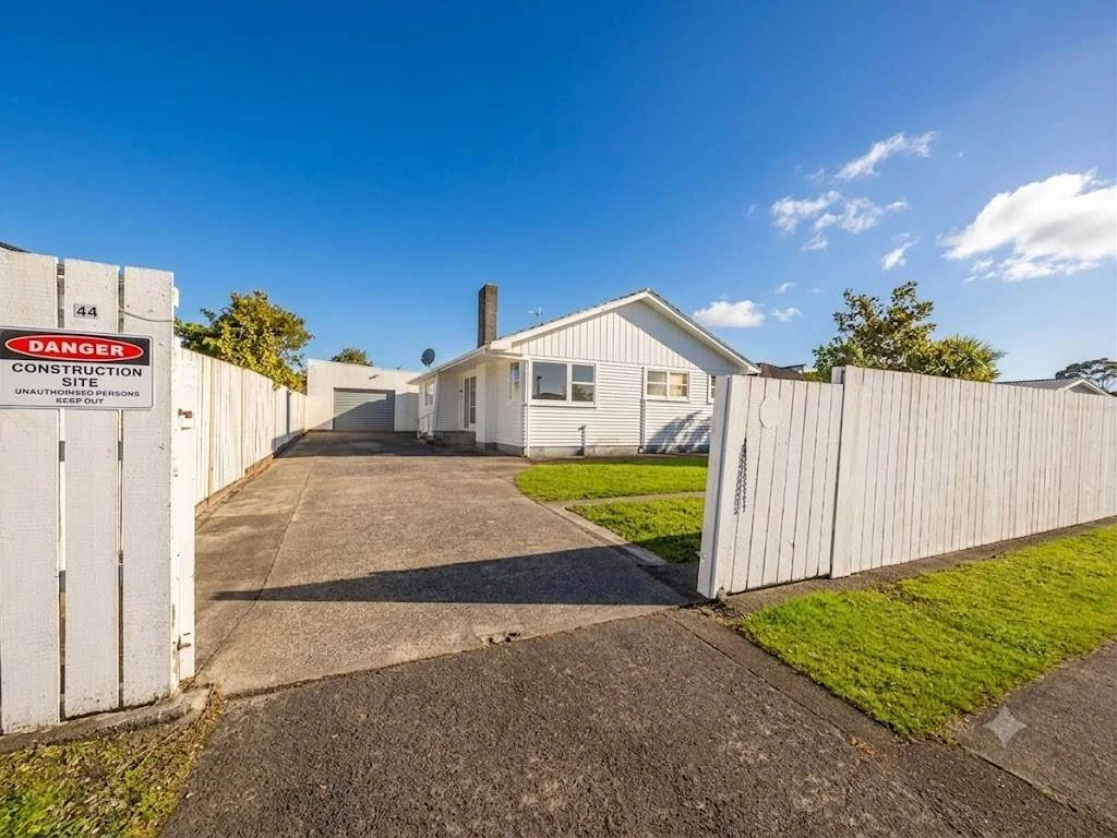 Four Bedrooms Family Home