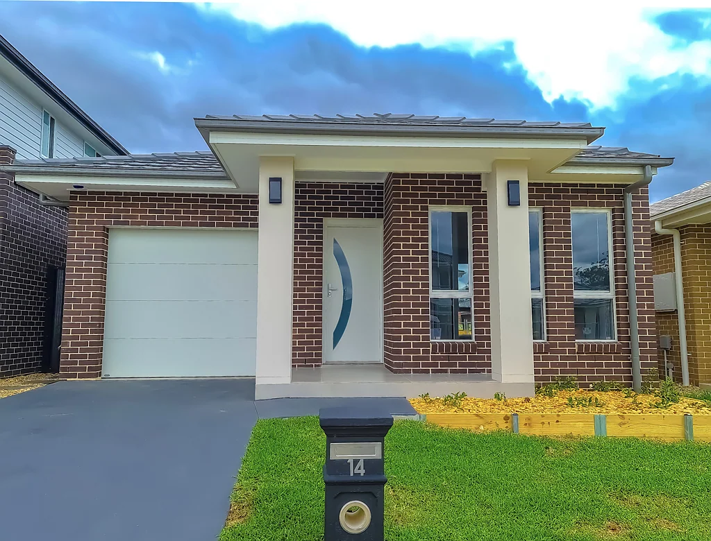 Stylish and Modern 3-Bedroom House in Leppington for RENT!