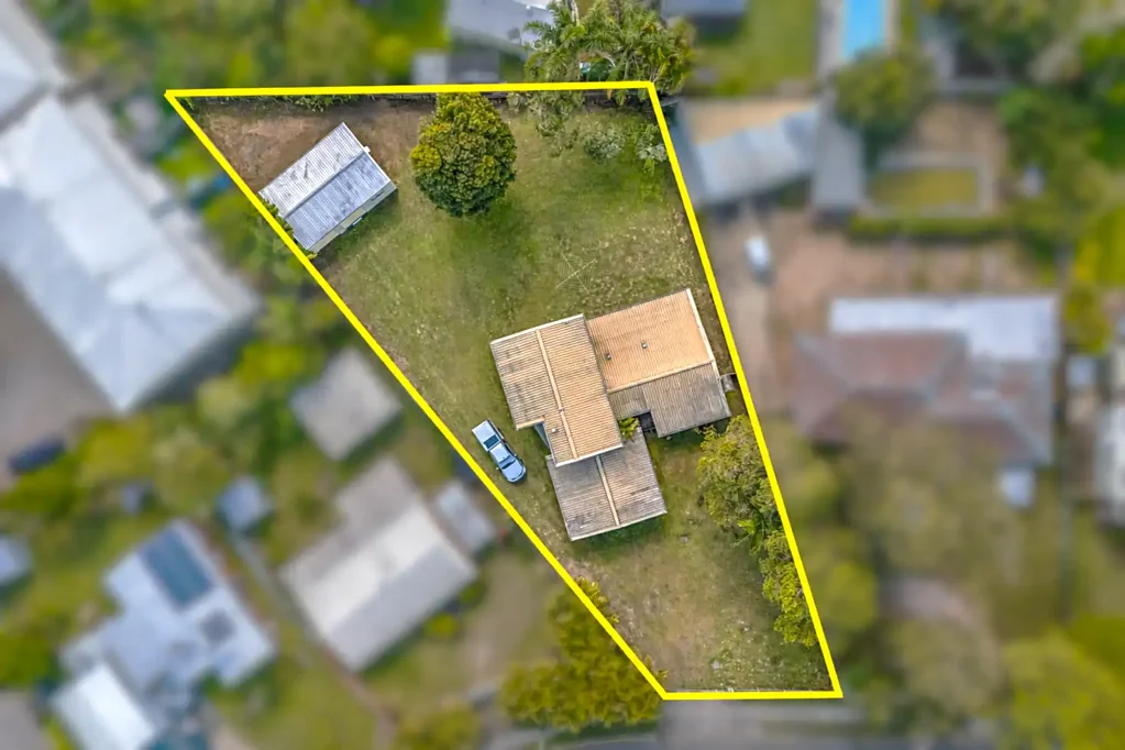Burpengary 4 Slaapkamer 1,404m2, Packed with Potential & Going to Auction!