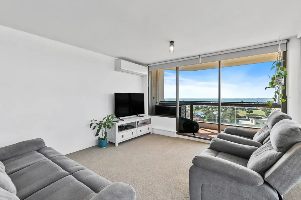 14/6A Valley Road, Halls Head, WA 6210