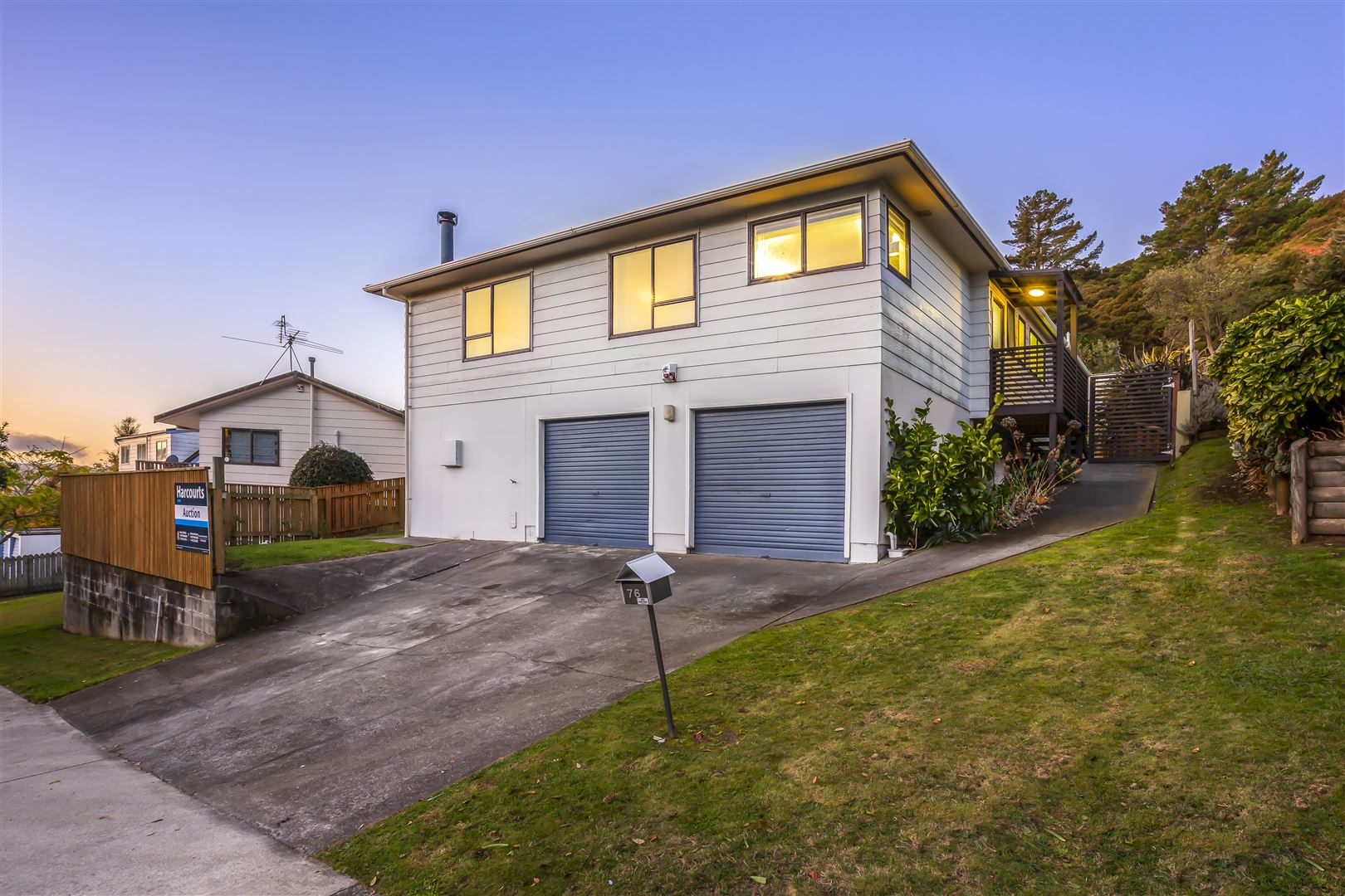 76 Omapere Street, Whitby, Porirua, 3 ห้องนอน, 1 ห้องน้ำ