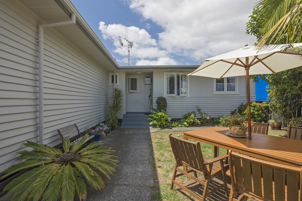 128 Windsor Road, Bellevue, Tauranga, 4 Bedrooms, 1 Bathrooms