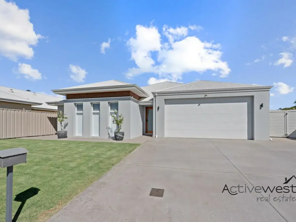 33 Bagley Crescent, Mount Tarcoola, WA 6530