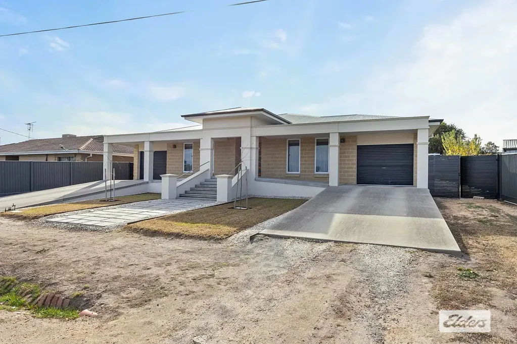 Stawell 4Kwarto Timeless Elegance with Modern Comforts and Stunning Views