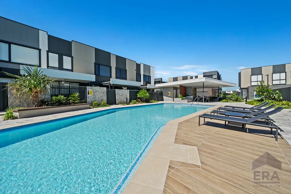 Hope Island 3침실 Marina Berth Available, Luxury Living at Hope Island on the Gold Coast! 3 Bedroom Boulevard Townhouse