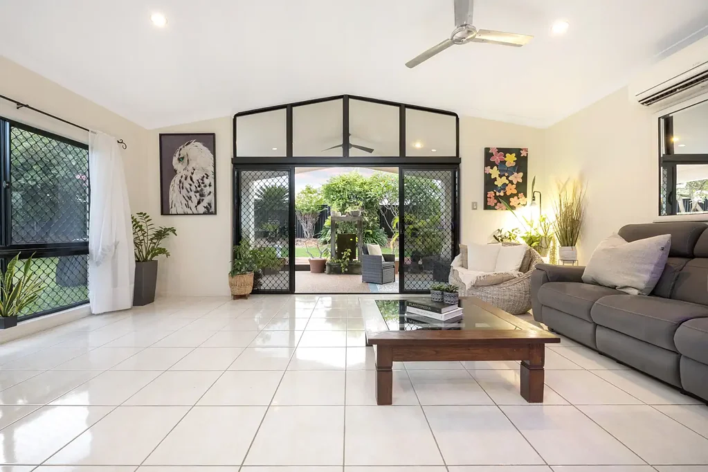 17 Anchorage Circuit, Bushland Beach, QLD 4818