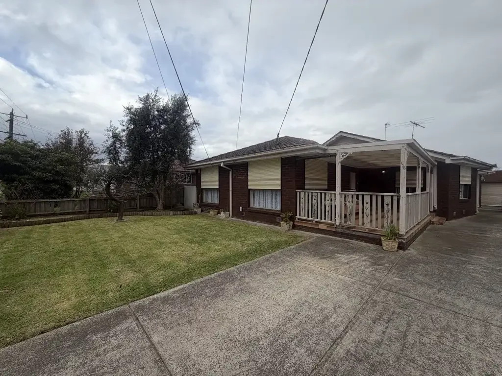 Charming Family Home in a Prime Gladstone Park Location